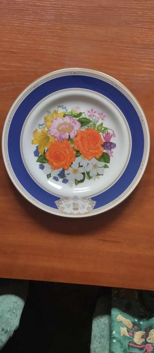 Английска чиния от фин костен порцелан от кралското семейство 1986годи