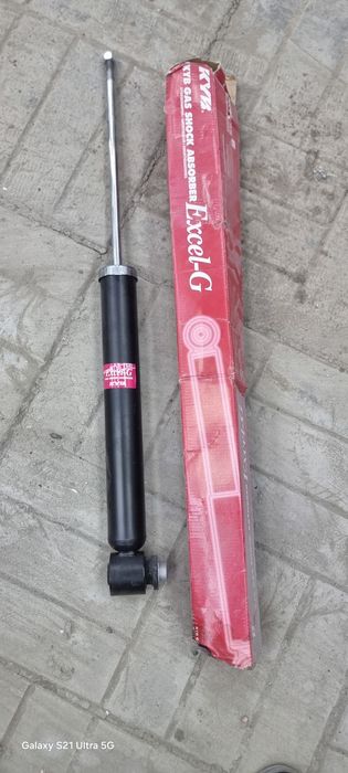 Продам армотизатор на машину