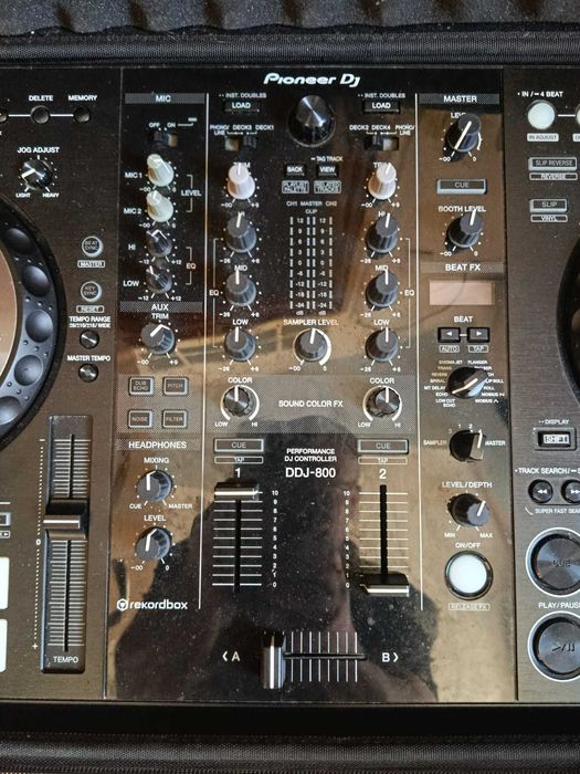 Consola Dj Pioneer ddj 800 + case