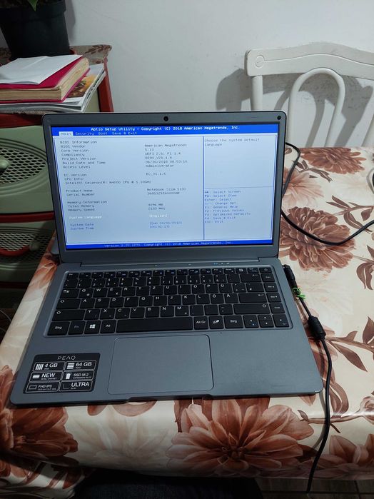 Aparat in stare buna 1 si celalalt zgariat peaq s130 ultraslim