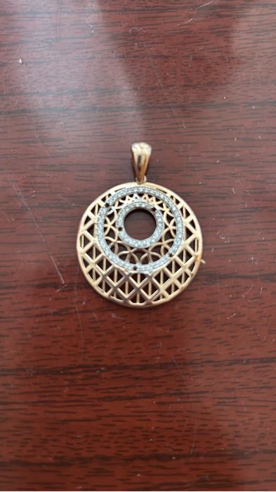 Продаю кулон золотой