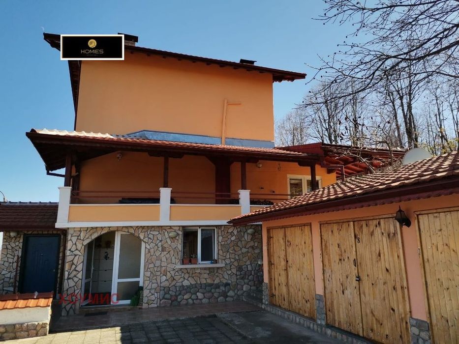 Продава се Къща в с. Голяма Брестница, Област Ловеч - 310 кв.м за 807 €/кв.м - Снимка #1