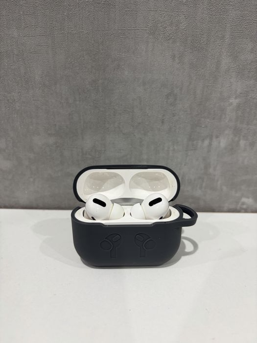 Air Pods Pro с чехлом
