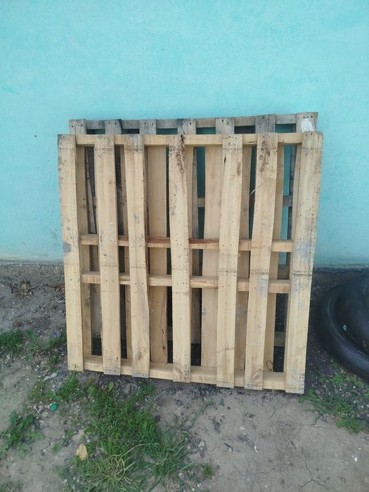 Поддоны  размер 110"110