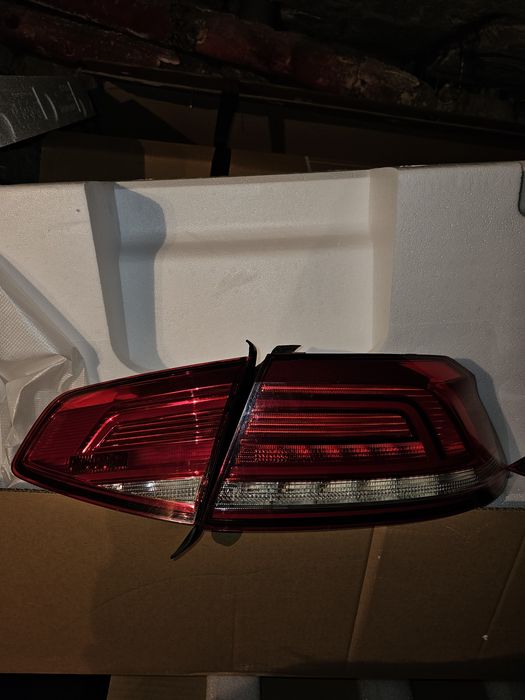 Stopuri passat b8 sedan OEM  an 2015-2018 iimpecabile