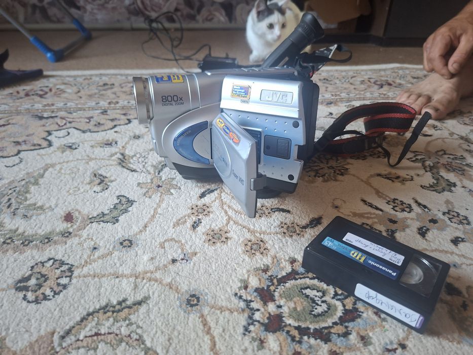 Продам видеокамера JVC