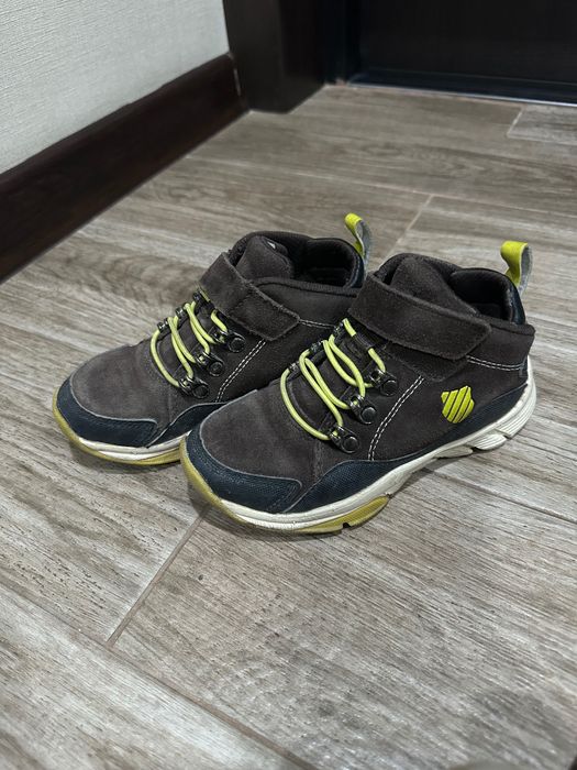 Кроссовки на мальчика