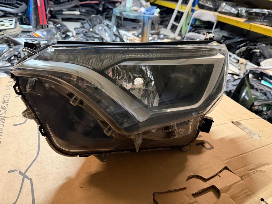Far stanga Toyota Rav 4 Full Led 2015/2016/2017/2018