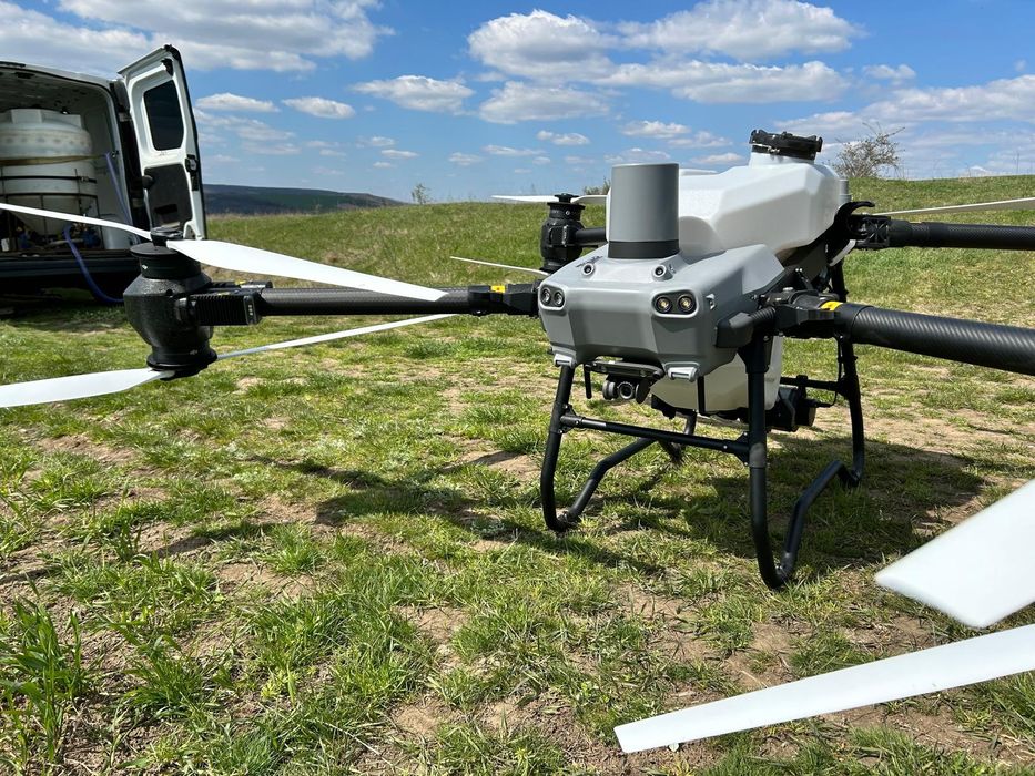 Tratamente fitosanitare cu drona agricolă T50 Agras