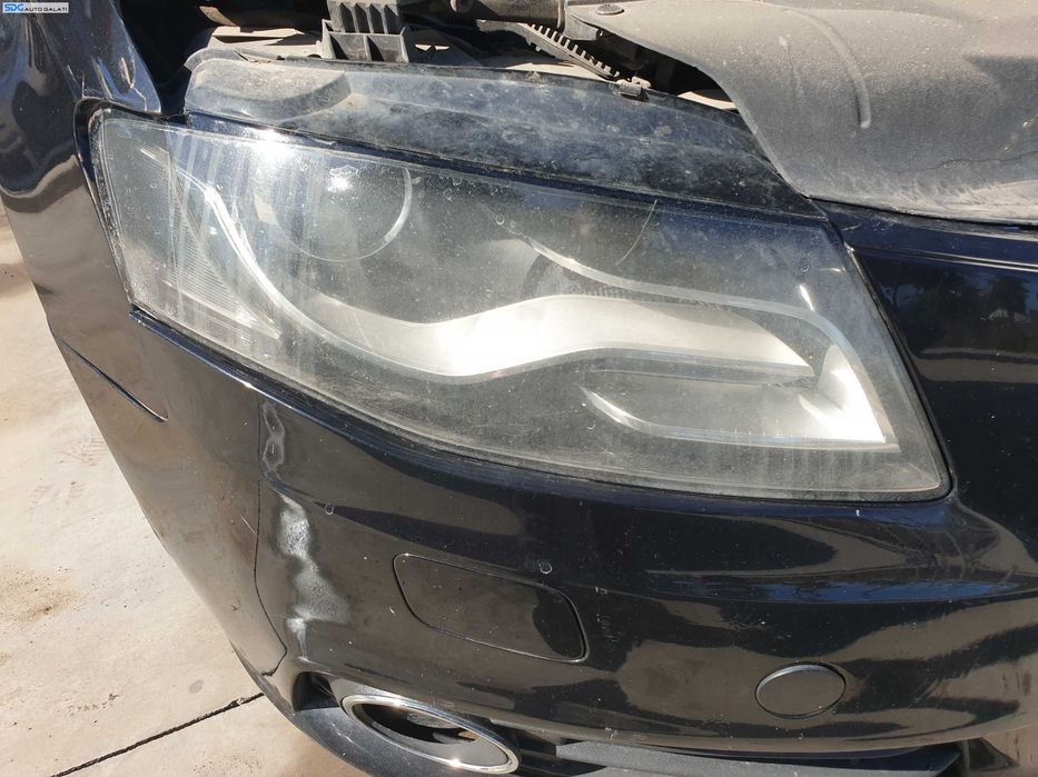 Far Dreapta Bi Xenon cu Lupa si LED cu Sticla Fisurata Audi A4 B8 NFL Non Facelift 2008 - 2012 [K7394]
