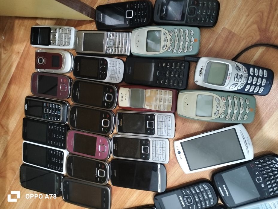 Vând telefoane funcționale