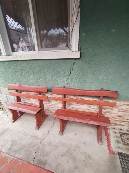 Bănci rustice din lemn