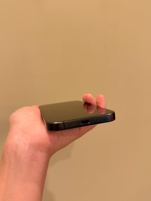 iPhone 15 Pro 512 ГБ в цвете Black Titanium