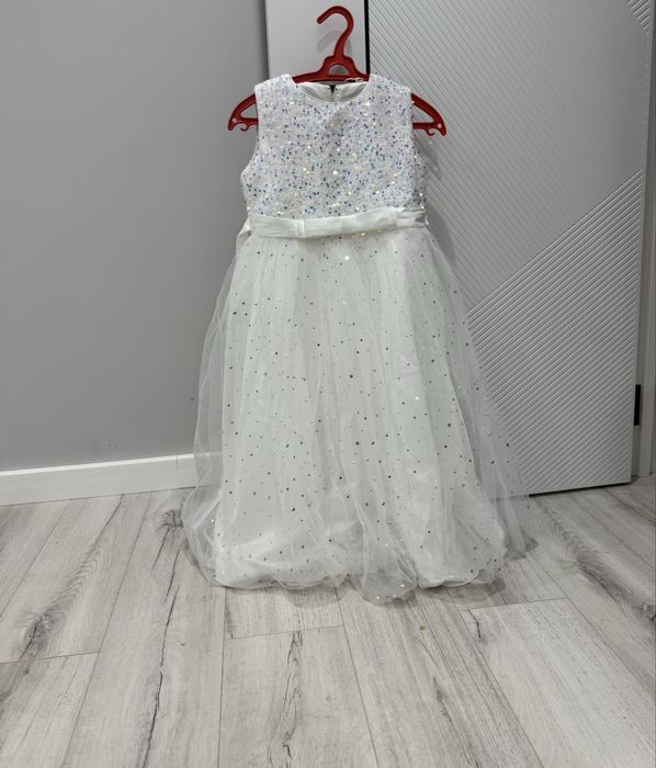 Новое платье на девочку