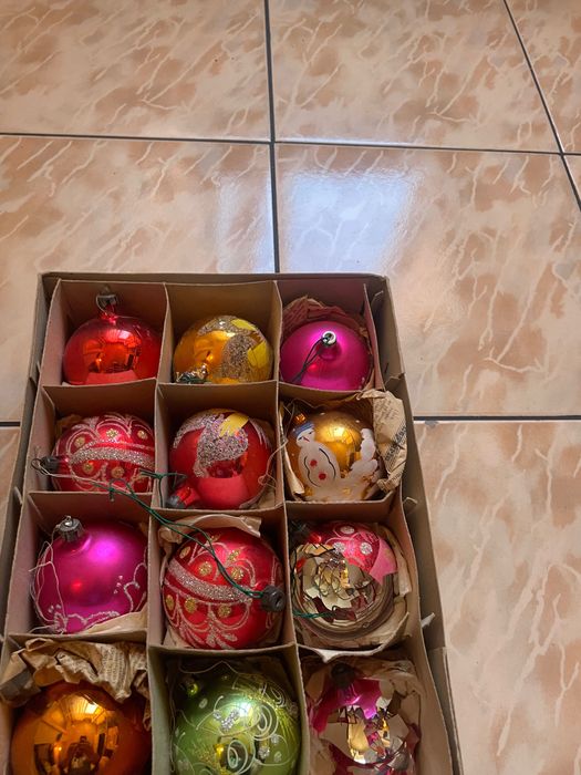Ornamente pentru pom de iarna perioada comunistă