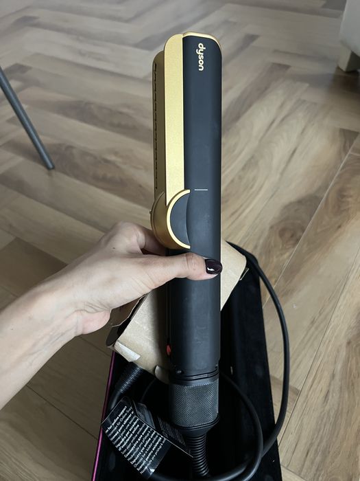 Продам dyson выпрямитель фен оригинал