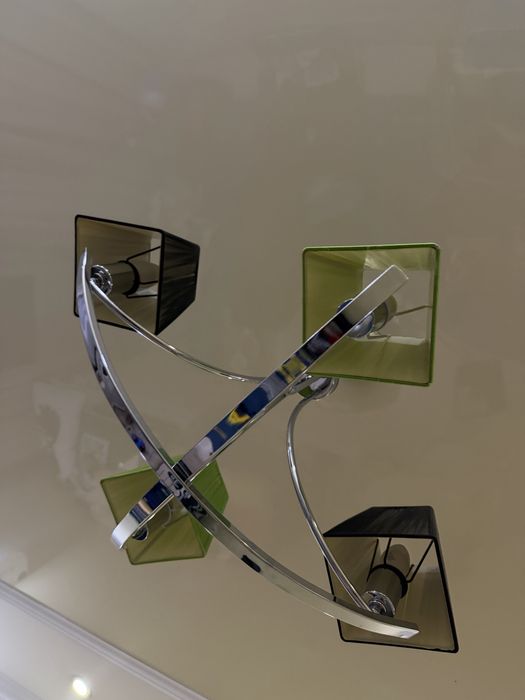 Срочно продается люстра