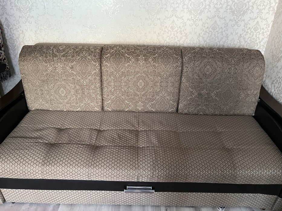 Продам диван в хорошем состоянии