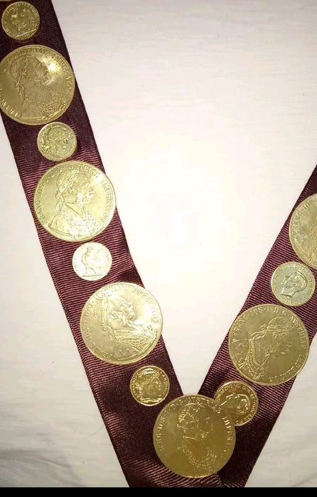 Monede de aur placate cu aur de 24k, monedele ies pe piatra sunt 1/1 c