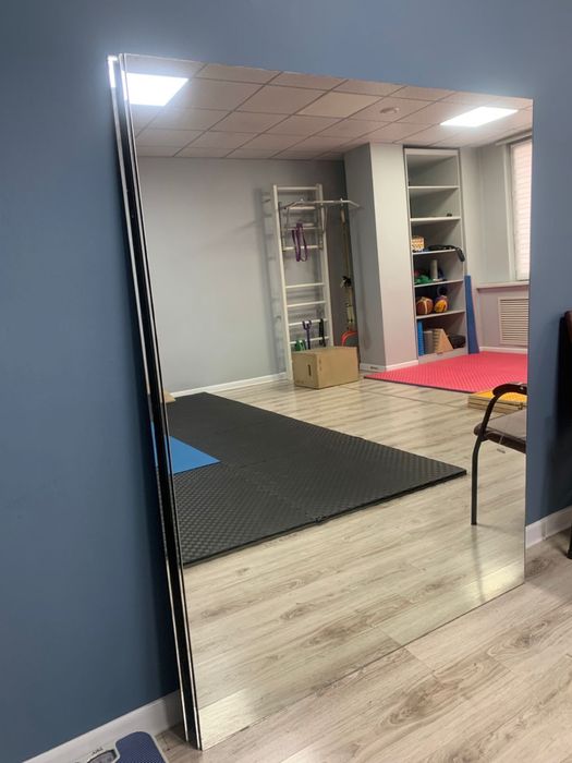 Продам стулья и зеркала-отличное состояние!