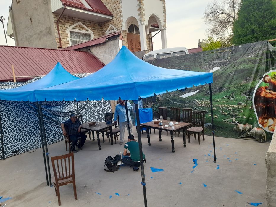 Tent baner ustanovka
