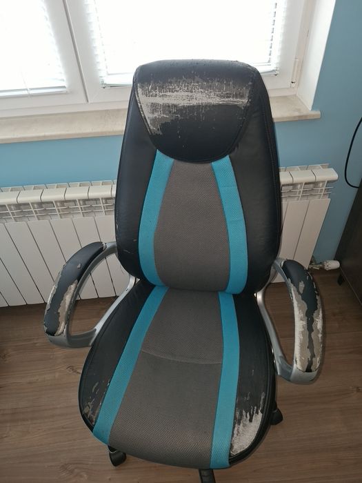 Продавам Офис стол