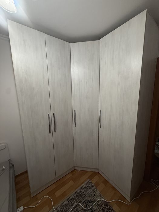 Угловой шкаф срочно