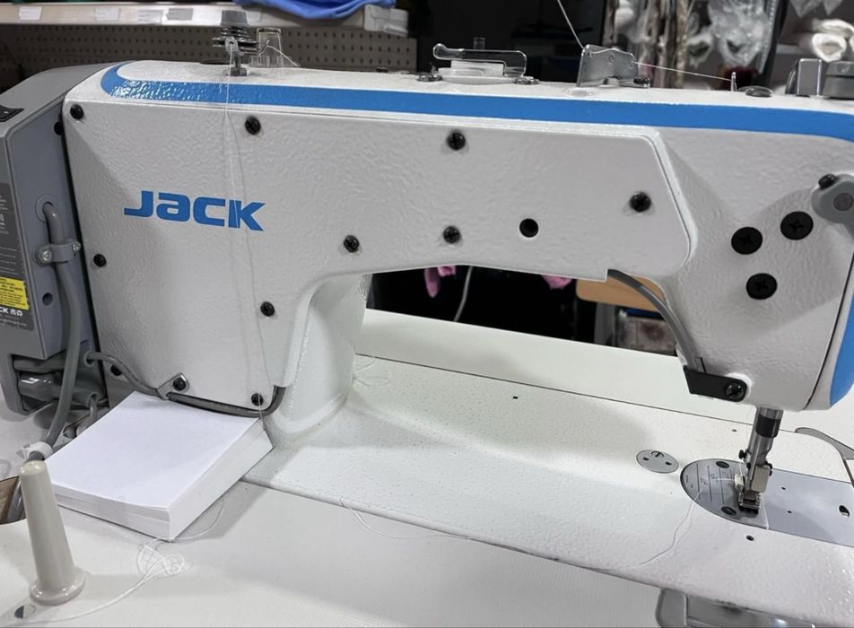 Masina de cusut jack f4