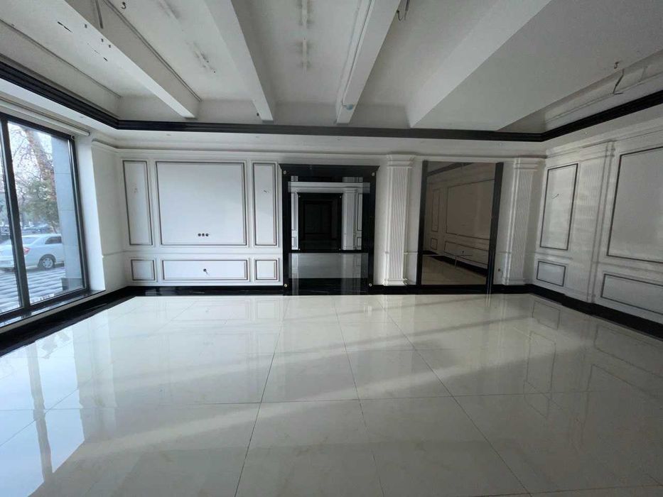 В центре с ремонтом на 1 линии Отель Grand mir ул. ШОТА Руставели (ЛА)