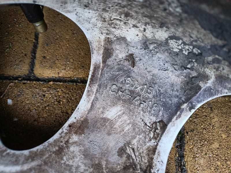 Продам оригинальные легкосплавные диски на Пежо