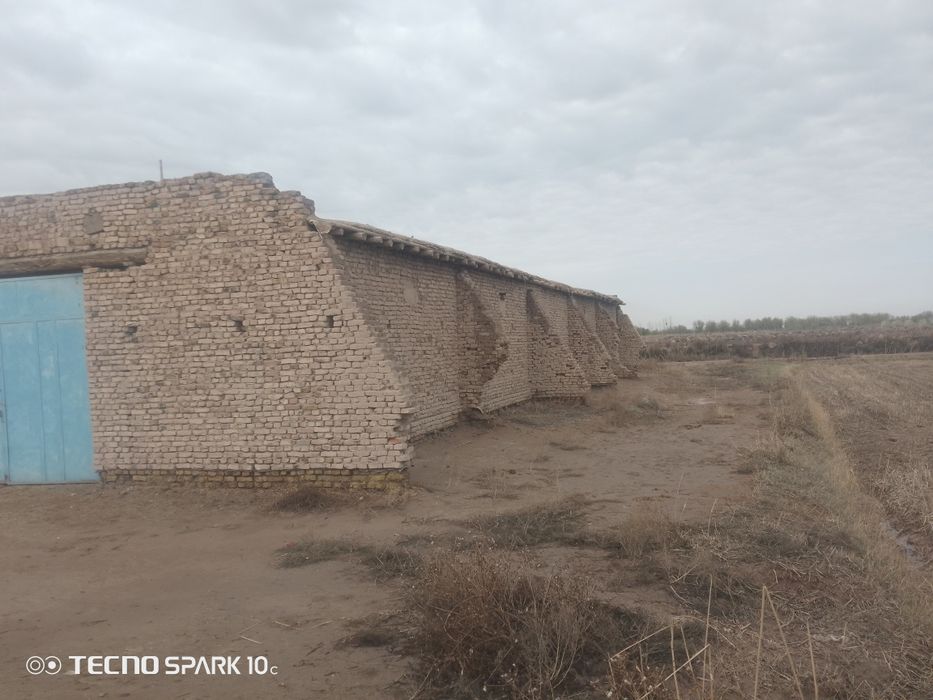 Manashu sklad sotiladi