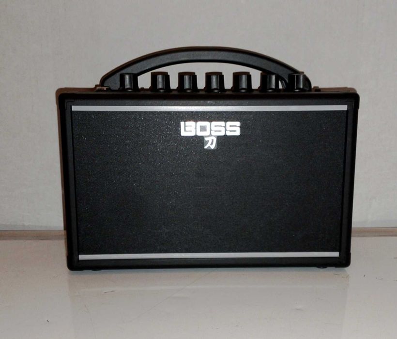 Boss Katana Mini - усилвател за китара