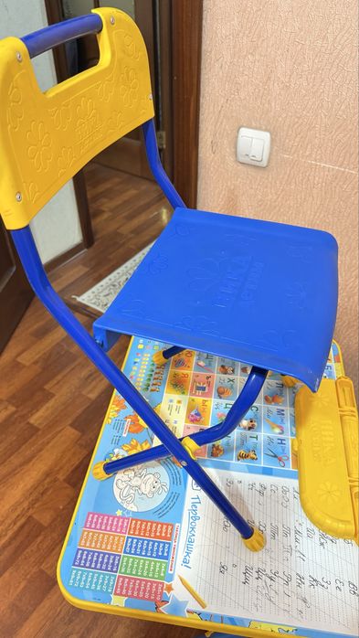 Детский стол со стульчиком