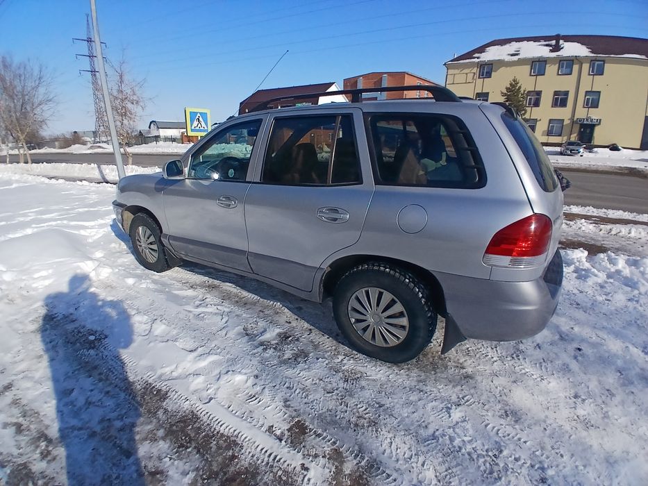 Хюндай санта фе.