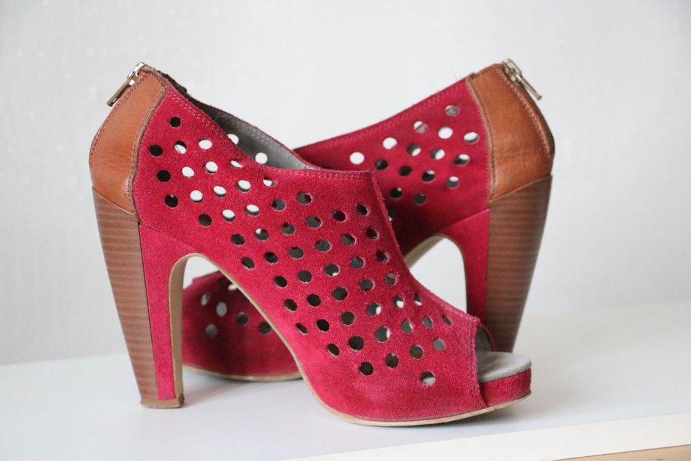 Обувь из замши