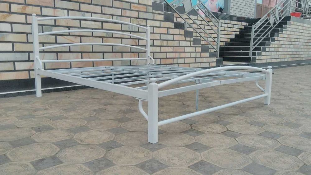 Двух спальная кровать железная