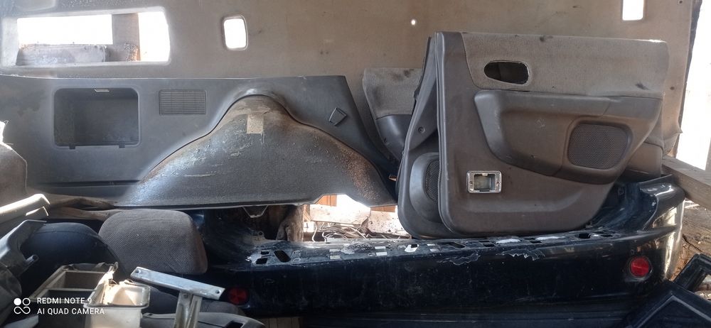 Продам запчасти  Митсубиси Челленджер