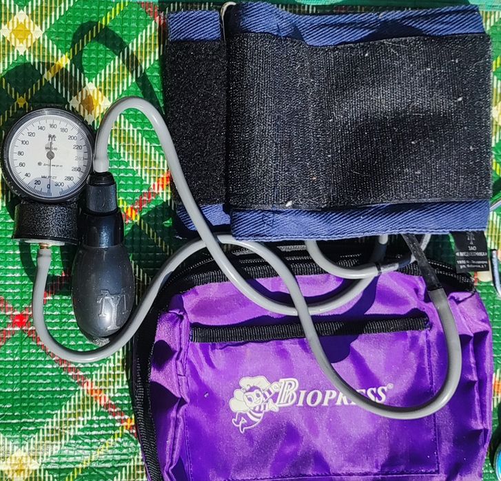 Тонометры электронный и механический. Качественные