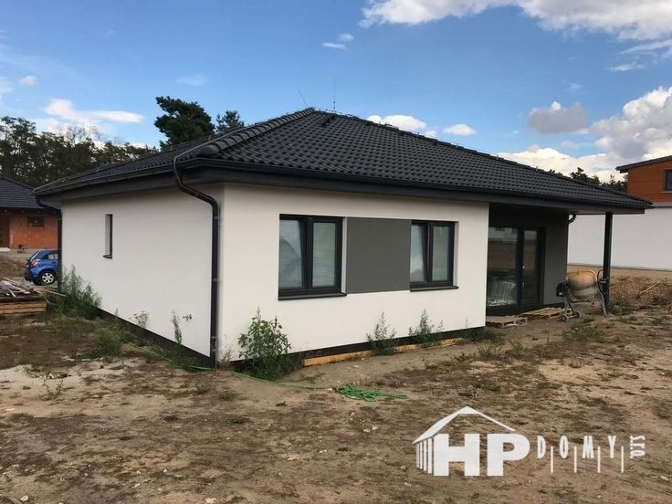 Vand case pe structura metalica