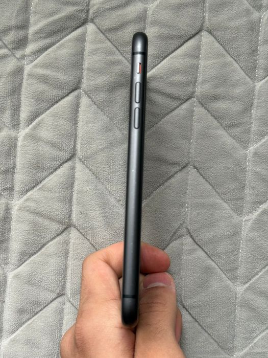 Продам Iphone 11