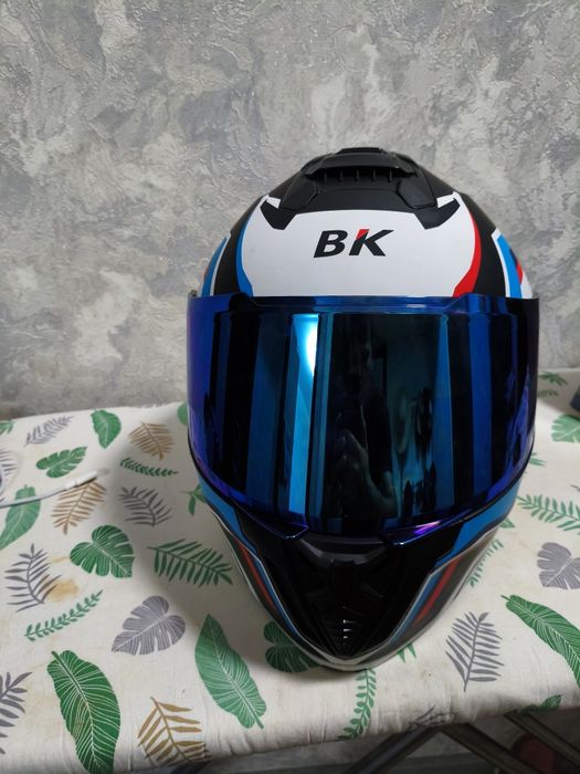 Мото шлем от B.K BMW