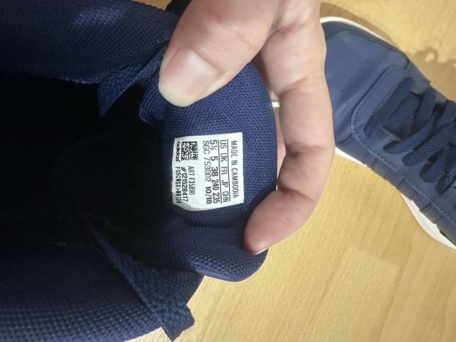 Adidasi Adidas marimea 38