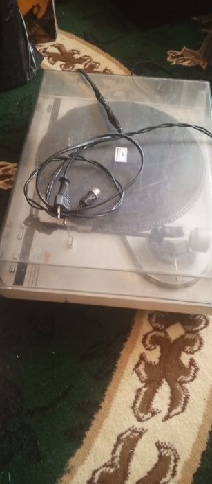 Радиотехника Проигрыватель без колонки работает