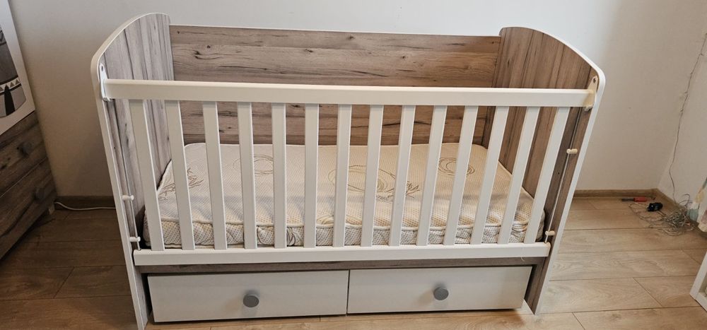 Бебешко креватче / Детско легло с люлеещ механизъм 140/70