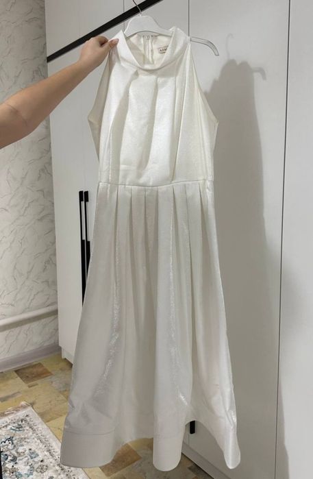 Вечерное белое платье. Без ремня.