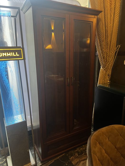 Vitrine lemn masiv pt restaurant