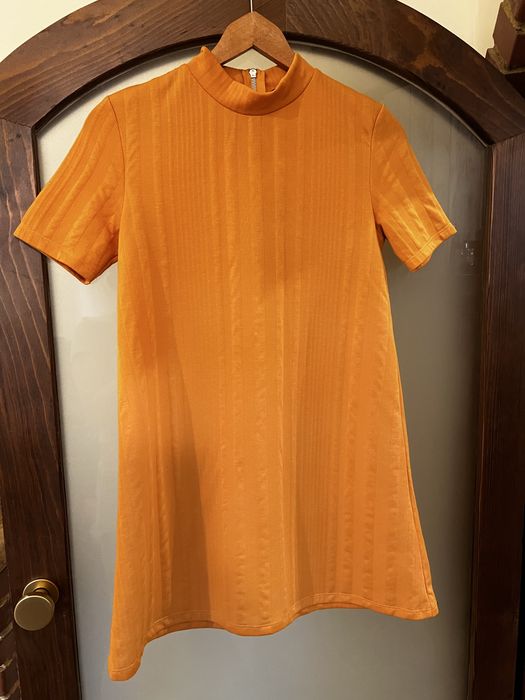 Жълта рокля Zara