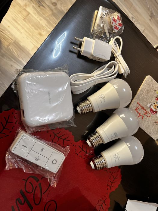 Hub 3 becuri colorate smart cu gateway livarno