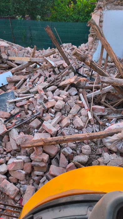 Demolări debarasari moluz