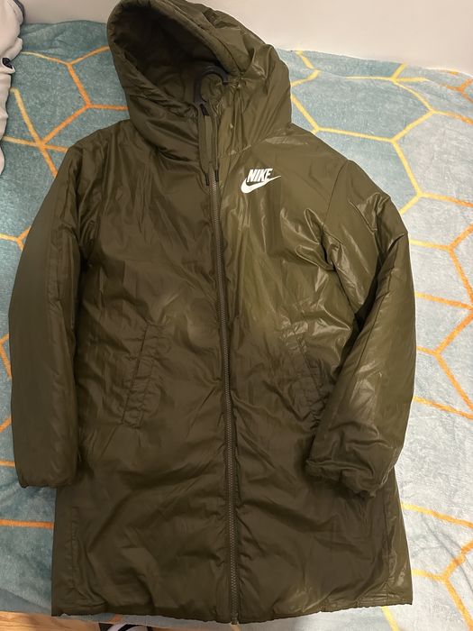 Geaca nike cu două fețe